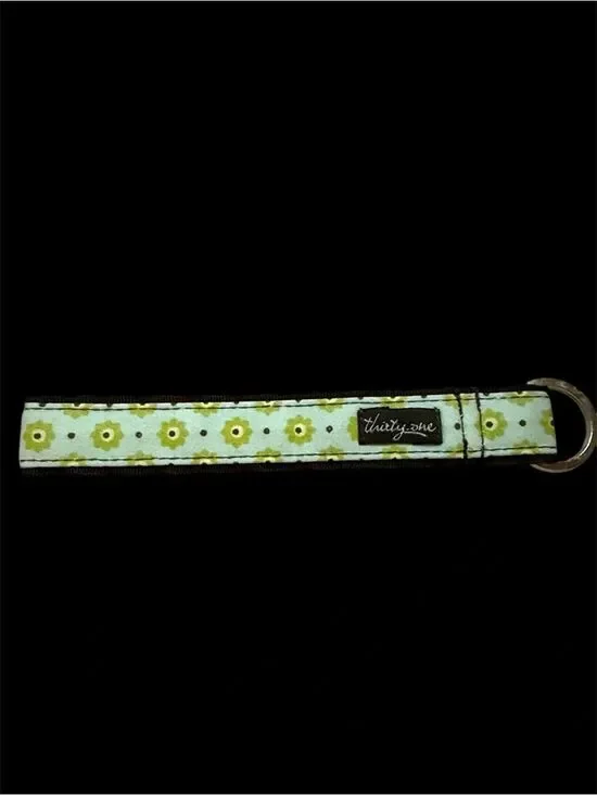 thirty-one Cool Lime Ditsy Wristlet Key Fob!