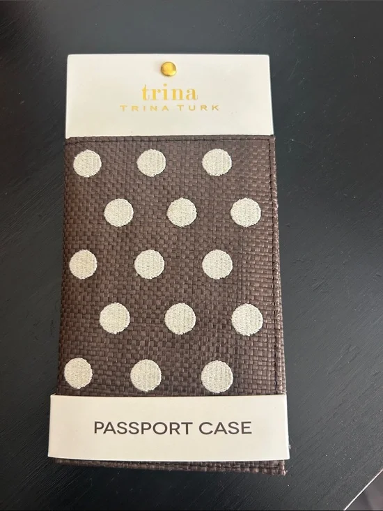 Trina Turk Brown and Cream Polka Dot Passport Case. New Stylish Travel 🧳