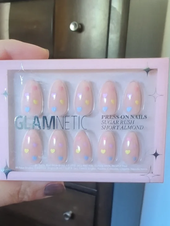 Press-On Nails Sugar Rush Short Almond - Pink Hearts