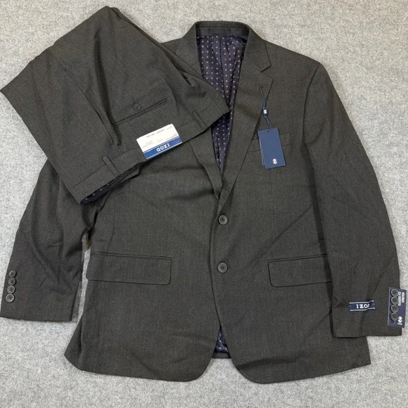 IZOD Mens Charcoal Grey Isaac 2 Piece Suit 42S 36W x 30L Wrinkle Resistant NEW
