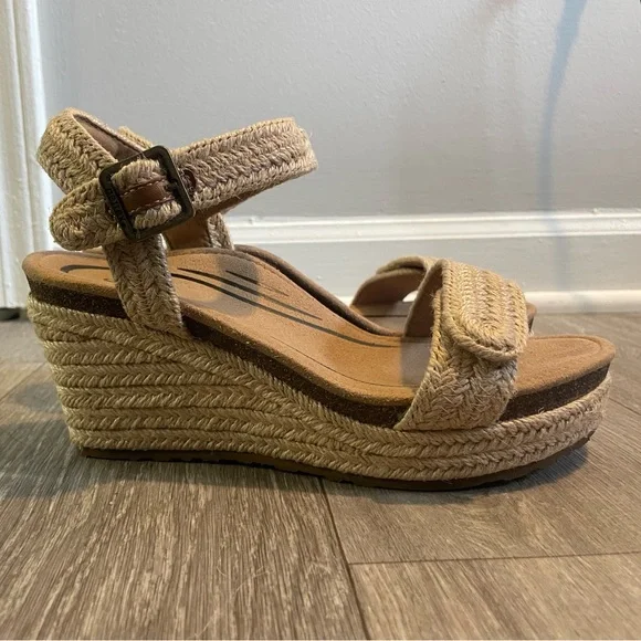 Aetrex Cream Sidney Espadrille wedge Sandals Sz 38