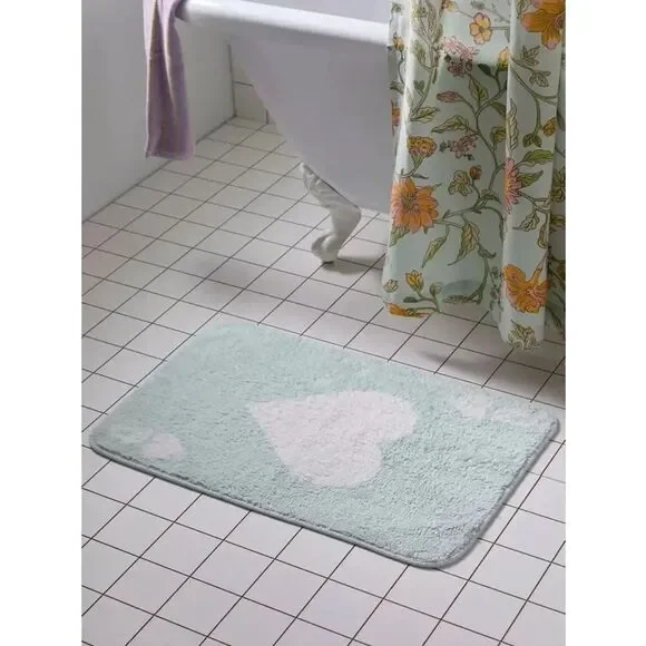 New Urban Outfitters Queen Of Hearts Bath Mat