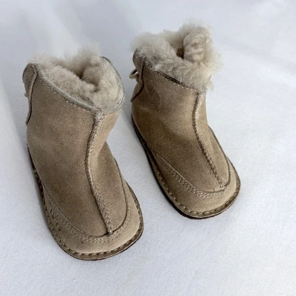 UGG Jesse Suede Sheepskin Boots Chestnut Tan Lace Back Infant Size S 2/3 5206