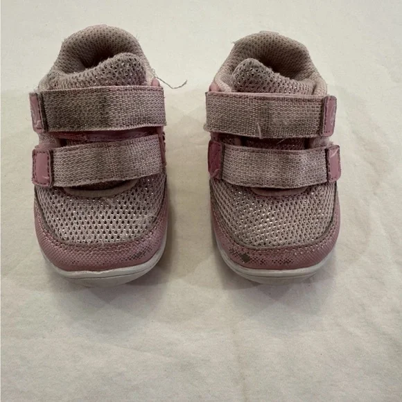 Stride Rite 360 3M Pink and Silver Sparkle Sneaker Wide Feet‎