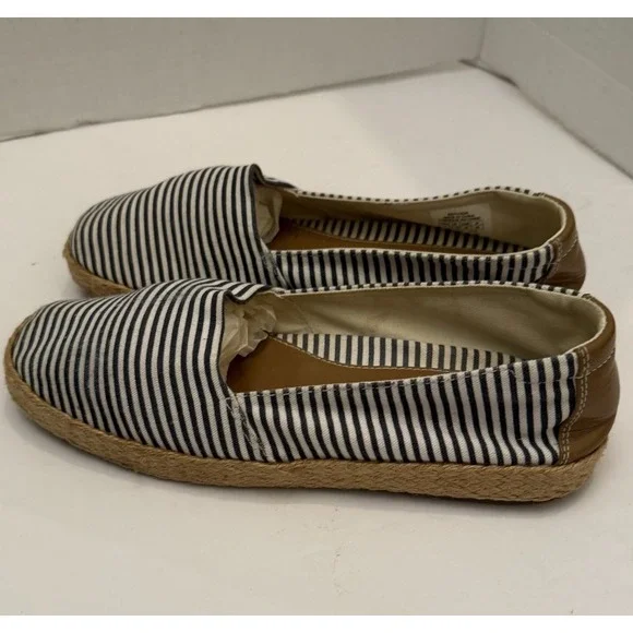 Easy Spirit Cute Canvas Slip Ons Blue And White Stripes‎ Size 8
