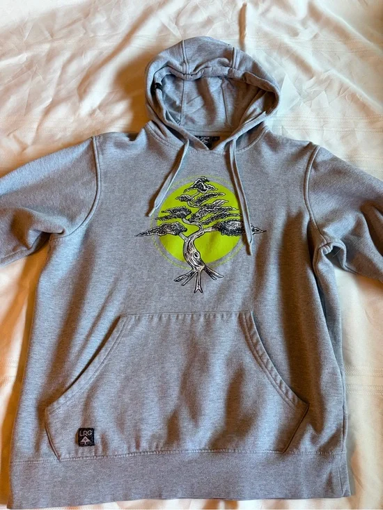LRG Men's Gray Hoodie Sweatshirt with Green Graphic