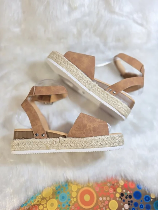 Soda Topic Womens Tan Platform Espadrille Sandals with Ankle Strap
