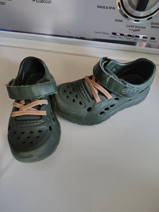 Stride Rite Size 7 Olive Green Clog Shoes with Tan Laces