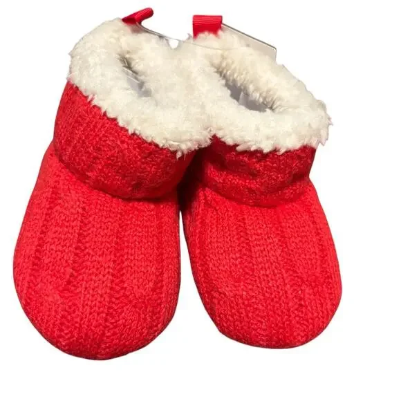 NWT 0-3M Baby Gap CashSoft Cozy Sweater Booties-Red