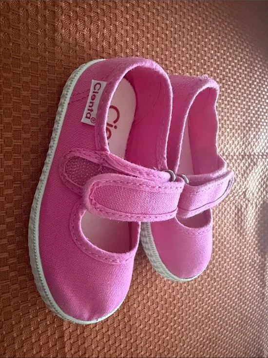 Cienta Bright Pink Canvas Mary Jane with Hook-and-Loop Strap