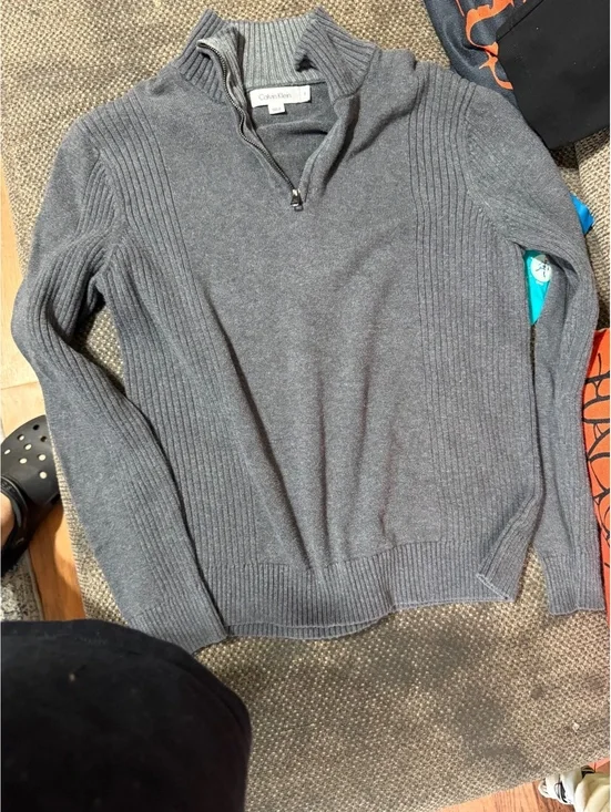 Calvin Klein Men's Gray Quarter-Zip Pullover Sweater