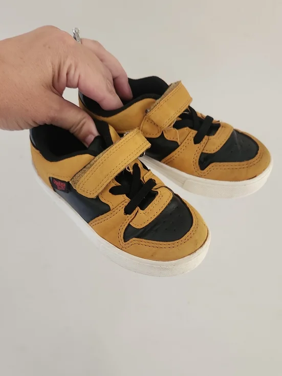 OshKosh B'gosh Velcro Sneakers