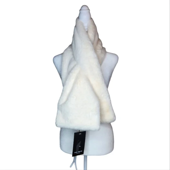 NEW Apparis Ivory Faux Fur Scarf