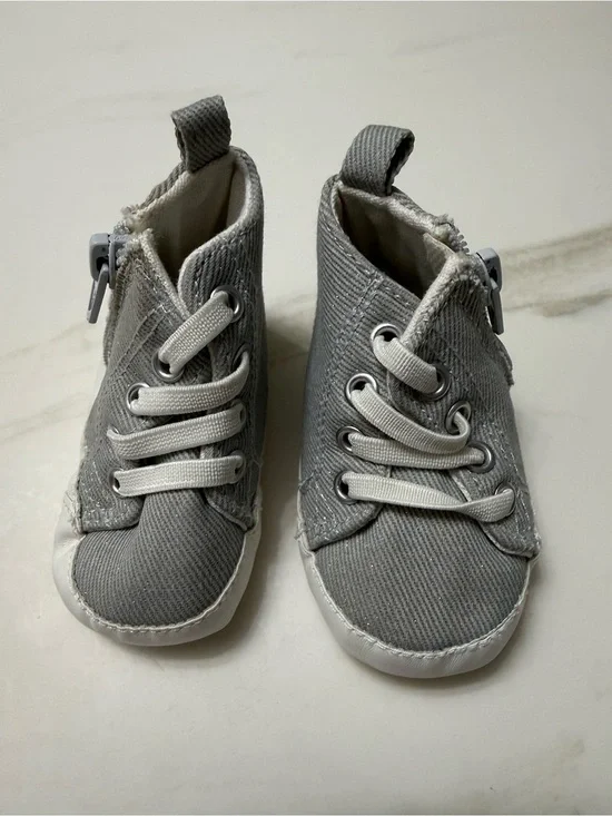 Old Navy Gray Canvas High-Top Baby Sneakers