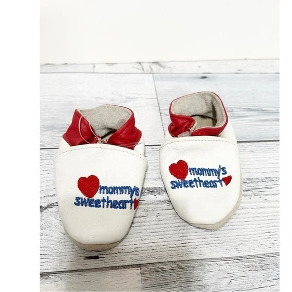 Baby Leather Crib Shoes “ Mommy’s Sweetheart “ NWOT Sz 6-12 MTS