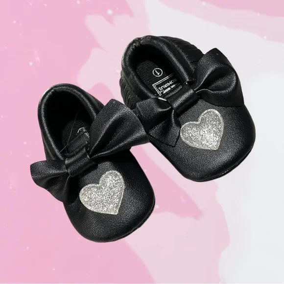 Romirus Baby Glitter Heart Moccasins size‎ 1