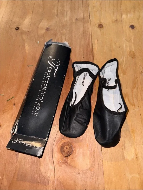 Women's Black Leather Ballet shoes 3W