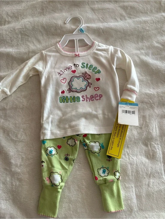 Vintage OshKosh B'gosh White Top & Light Green Sheep Pajama Set
