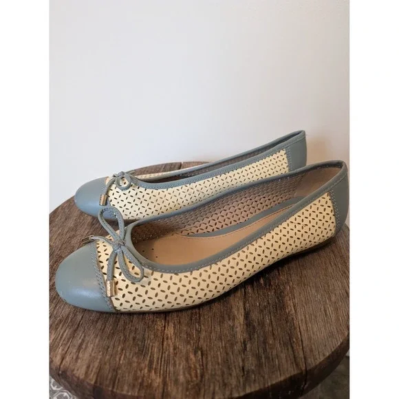 Geox Respira Perforated Ballet Flats Womens EU 38 US 7.5-8 Cream Gray Leather