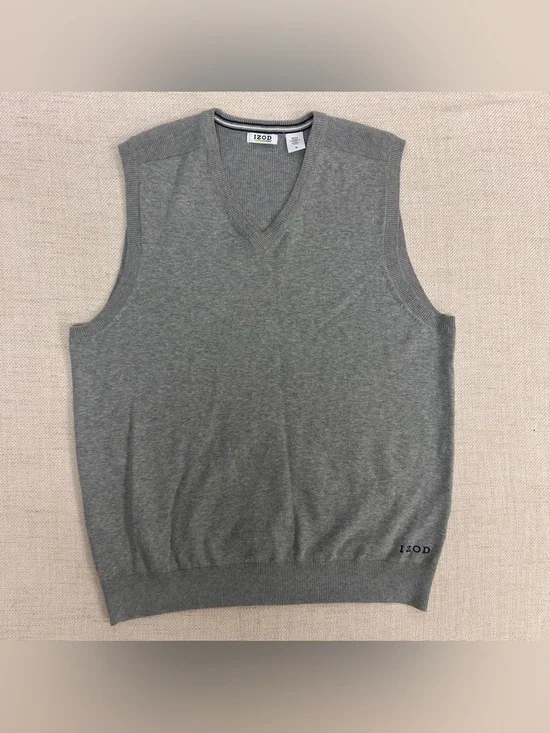 IZOD Golf Men's Sweater Vest Size M Gray V-Neck Preppy Classic