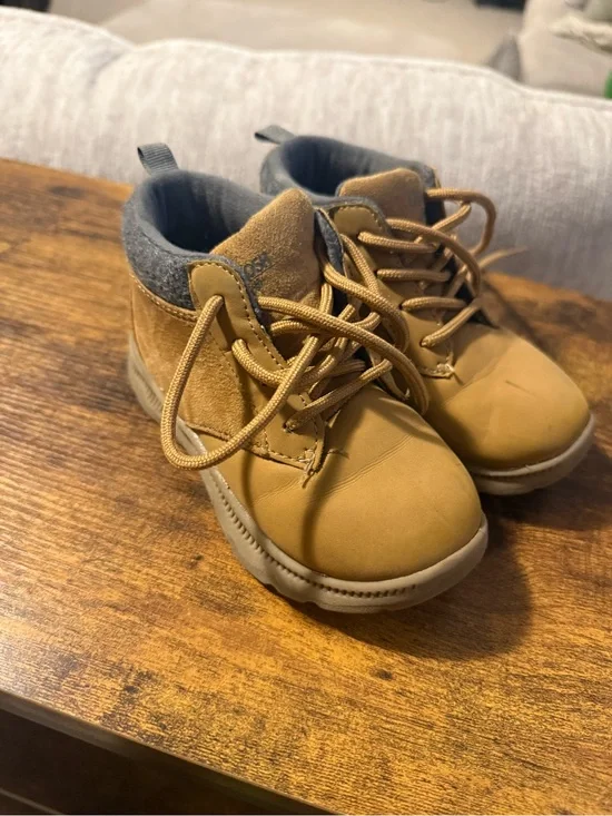 OshKosh B'gosh Tan Lace-Up Kids Boots with Gray Collar