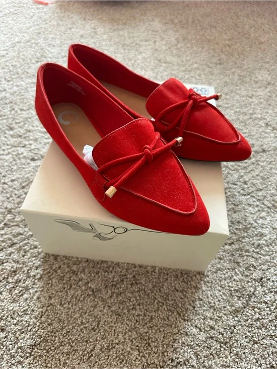 Red Pointed-Toe Bow Loafers - Women