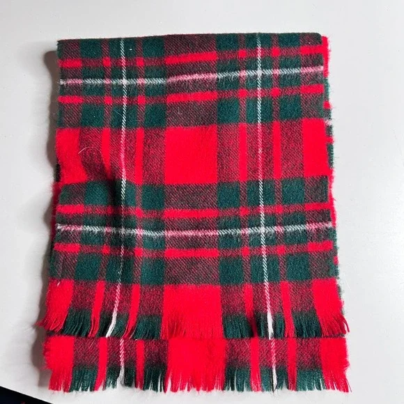Lochcarron of Scotland Red Green Tartan Plaid New Wool‎ Scarf Made in Scotland