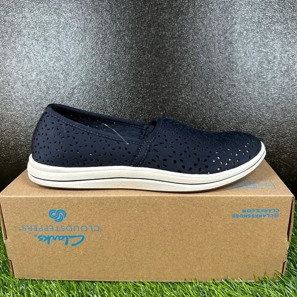 Clarks Breeze Emily Cloudsteppers Womens Size 6 Navy Blue Perforated Slip On