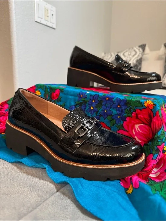 Naturalizer Black Patent Leather platform Loafers with Buckle Detail womens 9.5W