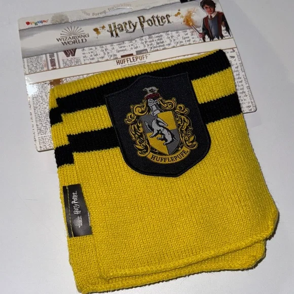 Warner Bros.‎ Hufflepuff Yellow and Black Scarf