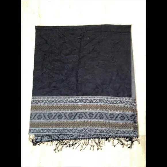 Primo Filo Italia Oversized‎ Fringed Soft Shawl/Scarf Acrylic 70”x31”