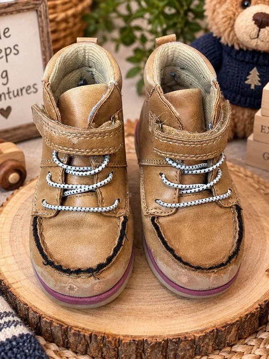 OshKosh Toddler Brown Boots | Little Explorer Outdoor Adventure Shoes Size 8M