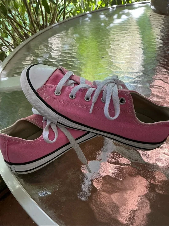 Converse Chuck Taylor All-Star Pink Low Top Canvas Sneakers Girls Youth Size 3