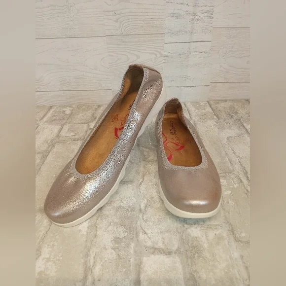 Comfortiva Align‎ Ballet Flats Metallic Champagne Cushioned Comfort Size 8