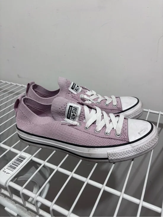 Converse Low Top Sneakers in Light Purple and White