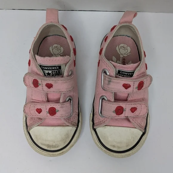 Converse Rose Heart Embroidered Sneaker 6T
