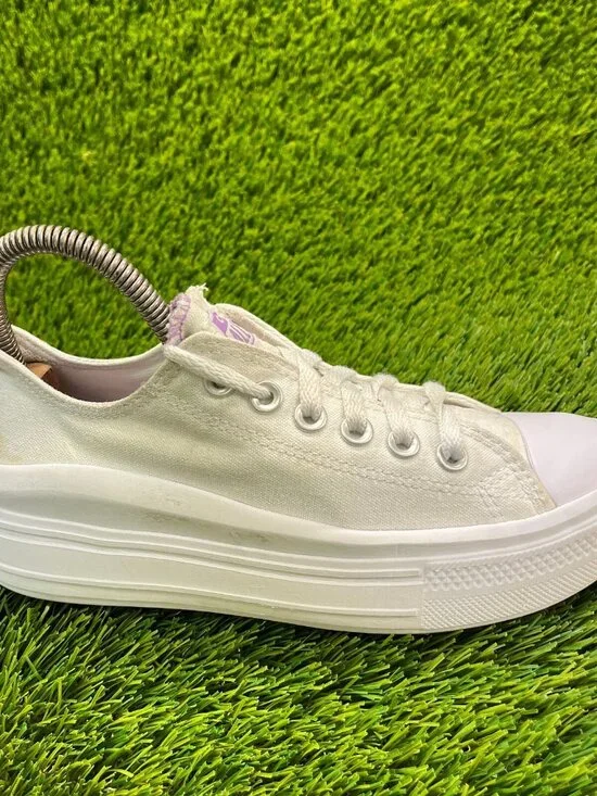 Converse Chuck Taylor All Star Boy Size 4.5 White Walking Athletic Shoe Sneakers