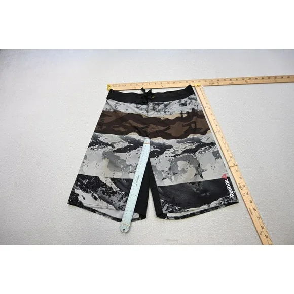 Reebok Crossfit Board Shorts Mens Small‎ Camo Star Print Athletic Excellent