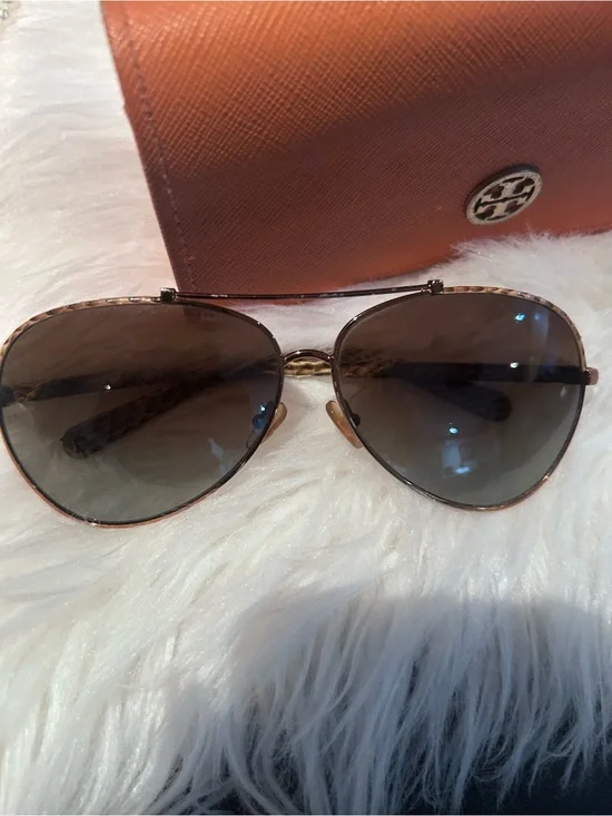 Tory Burch Gold Frame Brown Gradient Aviator Sunglasses