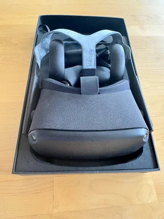 Meta Oculus Quest 1 Headset + 2 Controllers - BLACK