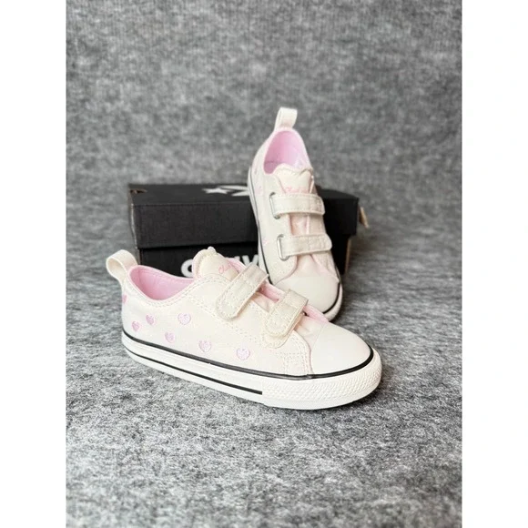 Converse Chuck Taylor All Star 2V OX Infant Toddler Heart Shoes White Pink