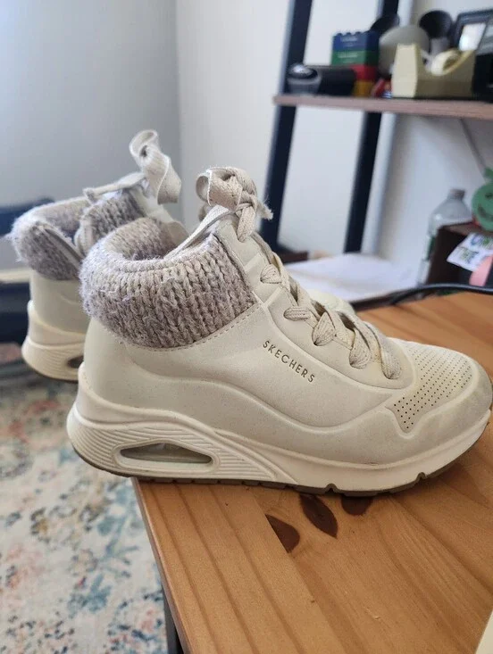 Skechers Girl's Beige Knit-Collar Lace-Up Sneakers Sz 1