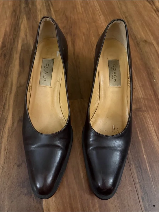 Vintage Coach Women's Dark Brown Leather Pointed Toe Pumps