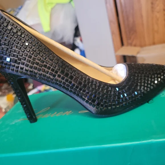 NIB Lauren Lorraine Dazzle Heels‎ - Black