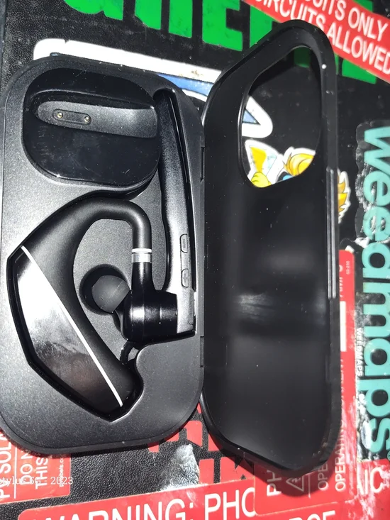 Wireless Bluetooth Over N In Ear Hook-Ear Headset with Charging Case And - Black