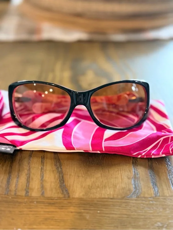 Oakley Women's Breast Cancer Black Frame Sunglasses with Pink Gradient Lenses