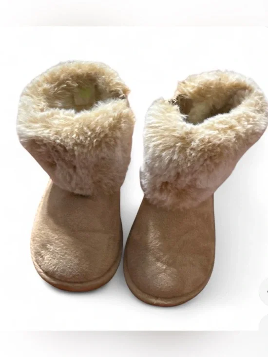 Girls boots with fur trim