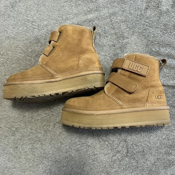 UGG Neumel Platform Boots Chestnut Brown Suede Strap Youth 4/ Women 5.5-6