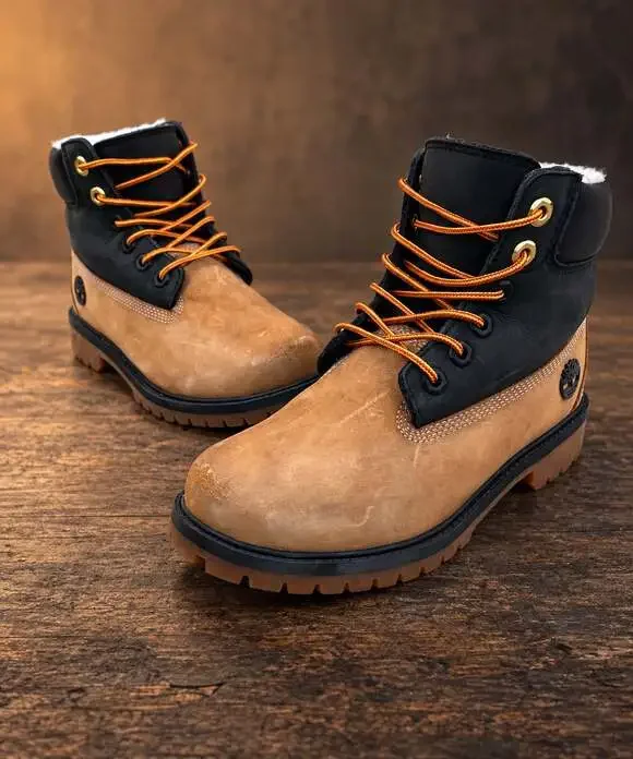 Timberland Boys 6” Wheat Black Shearling Boots A2MZY Youth Size 6 EU 39