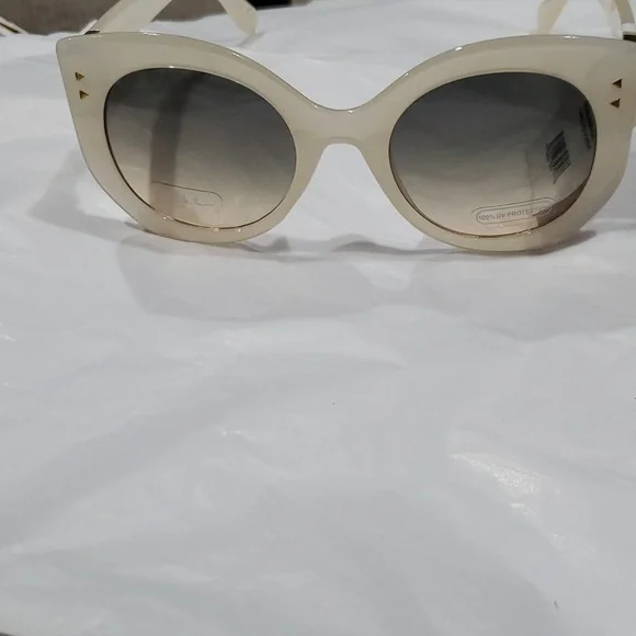 Nicole Miller‎ bone cream gold studded ombre gradient lens sunglasses new